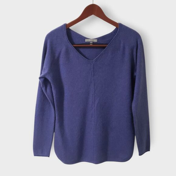 Neiman Marcus Womens Cashmere Sweater Periwinkle Blue Sz Lg *FLAWED* - Picture 1 of 14